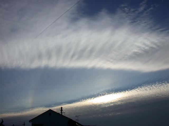 逆飛行機雲の画像